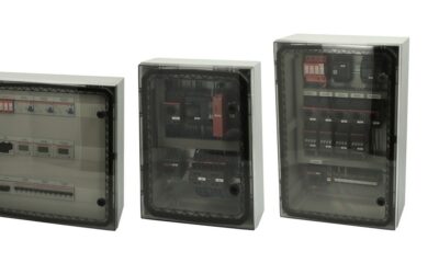 Upplev säkerhet och effektivitet klart bättre – Fibox ARCA T med transparenta dörrar